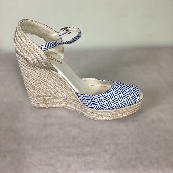 Beyond Skin Women’s Peep Toe Wedge Espadrilles Sz. 38/8US EUC - Picture 2 of 10